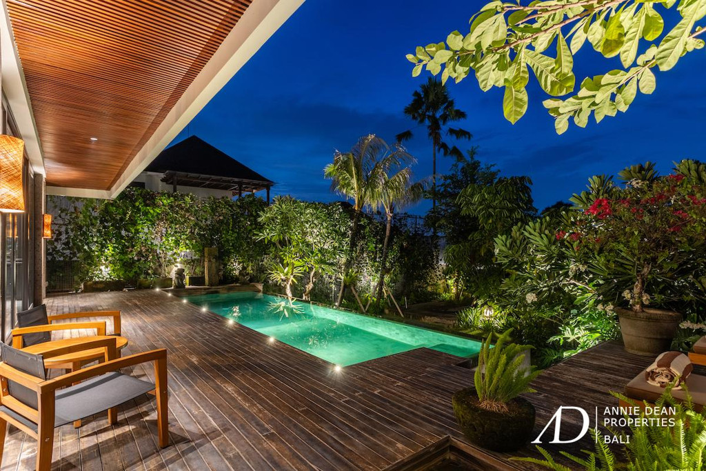 FREEHOLD | LUXURY 4-BEDROOM VILLA IN PRIME CANGGU LOCATION