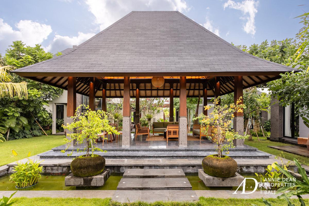 FREEHOLD | LUXURY 4-BEDROOM VILLA IN PRIME CANGGU LOCATION