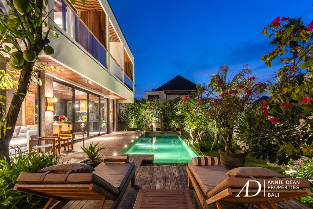 FREEHOLD | LUXURY 4-BEDROOM VILLA IN PRIME CANGGU LOCATION