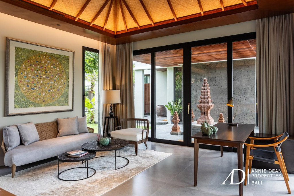 FREEHOLD | LUXURY 4-BEDROOM VILLA IN PRIME CANGGU LOCATION