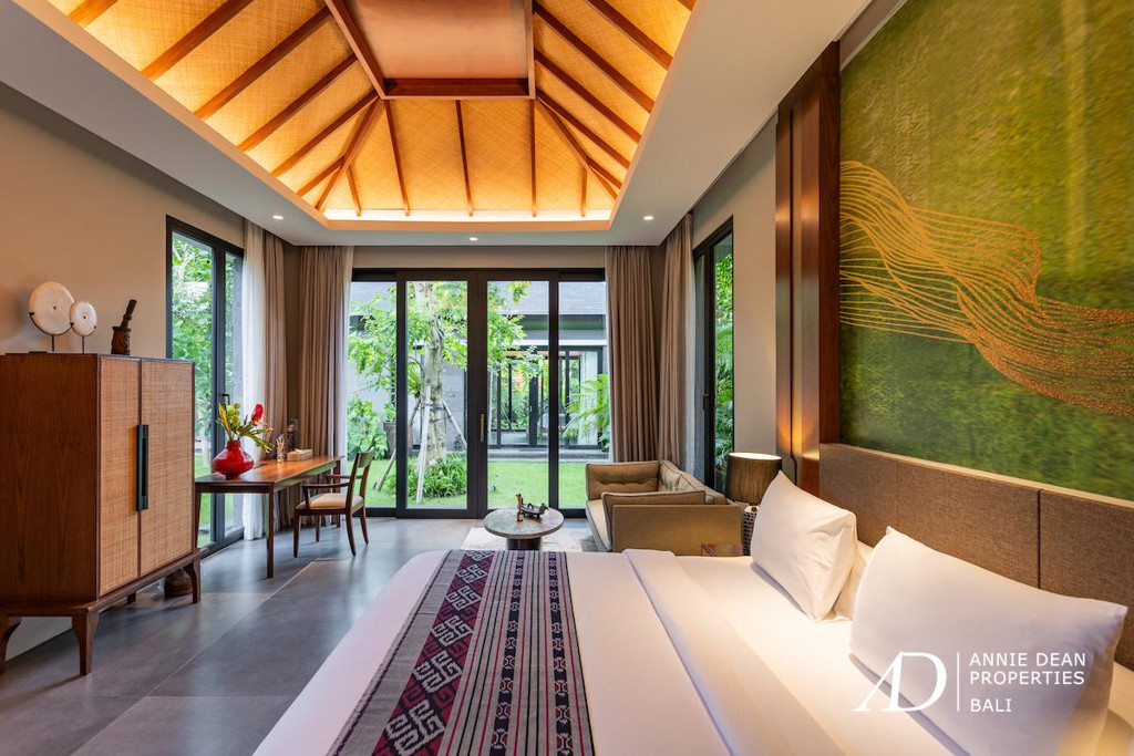 FREEHOLD | LUXURY 4-BEDROOM VILLA IN PRIME CANGGU LOCATION