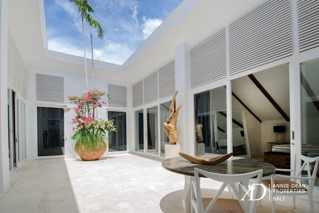 LEASEHOLD | MODERN 2-VILLA COMPLEX IN PERERENAN