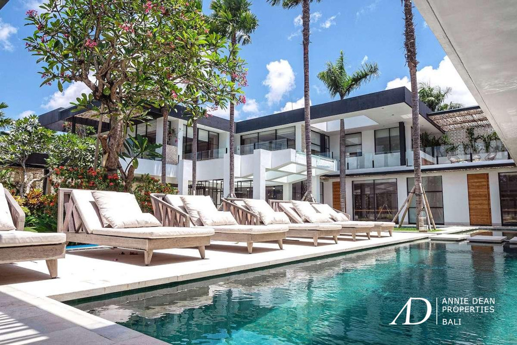 FREEHOLD | ULTRA MODERN LUXURY VILLA IN TUMBAK BAYUH