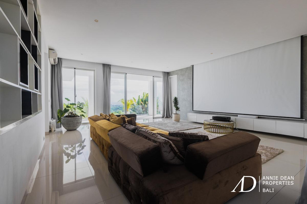 FREEHOLD | MODERN DESIGN VILLA WITH ROOFTOP & OCEAN VIEWS