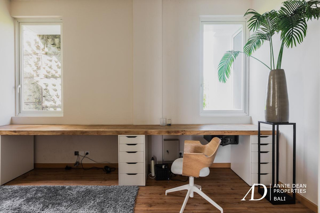 FREEHOLD | MODERN DESIGN VILLA WITH ROOFTOP & OCEAN VIEWS