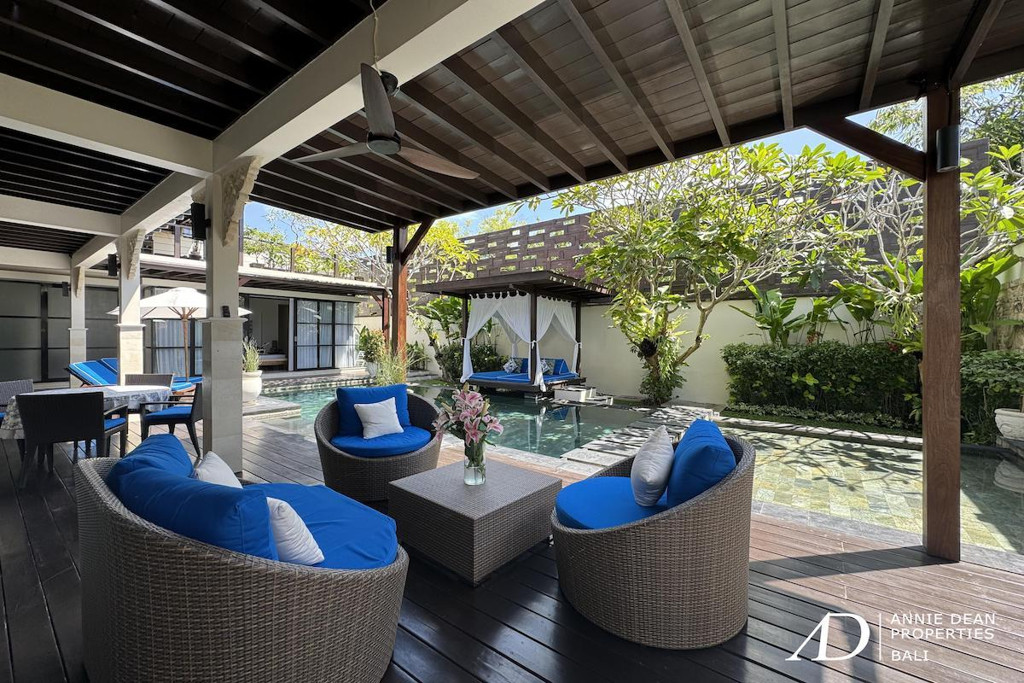 FREEHOLD | MODERN VILLA IN SECURE LUXURY ESTATE - JIMBARAN