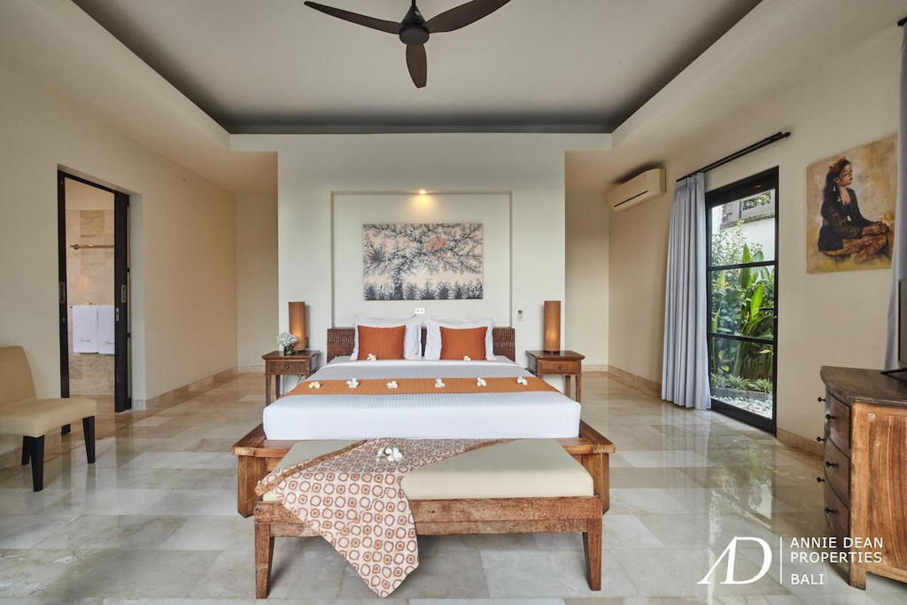 FREEHOLD | MODERN VILLA IN SECURE LUXURY ESTATE - JIMBARAN