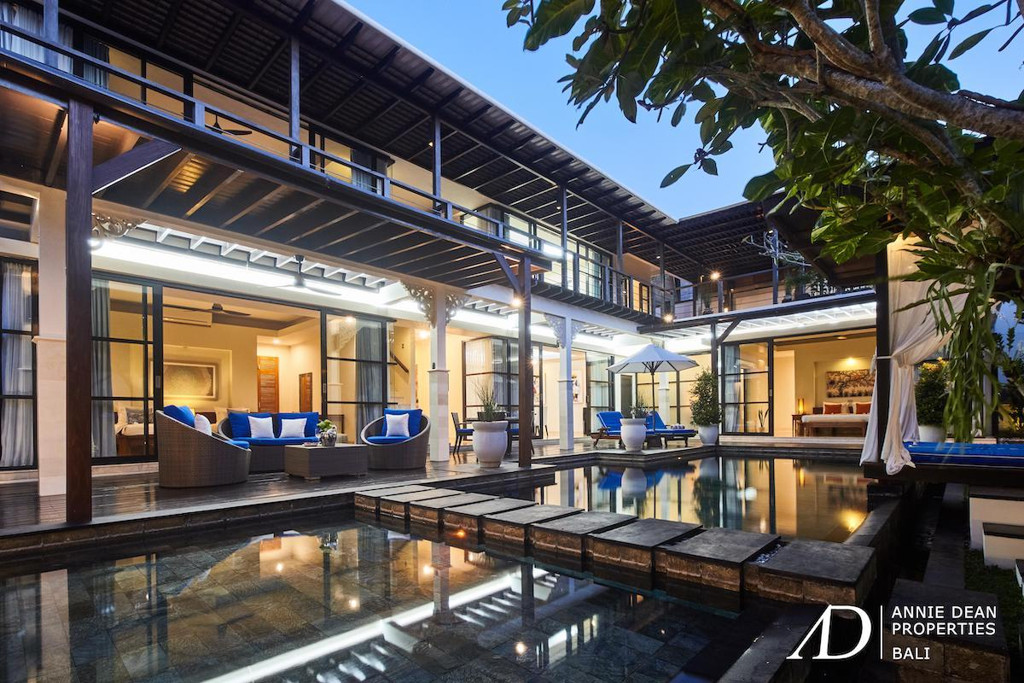 FREEHOLD | MODERN VILLA IN SECURE LUXURY ESTATE - JIMBARAN