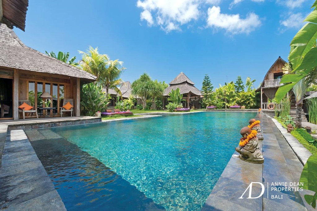 LEASEHOLD | LUXURY JOGLO ESTATE IN BERAWA