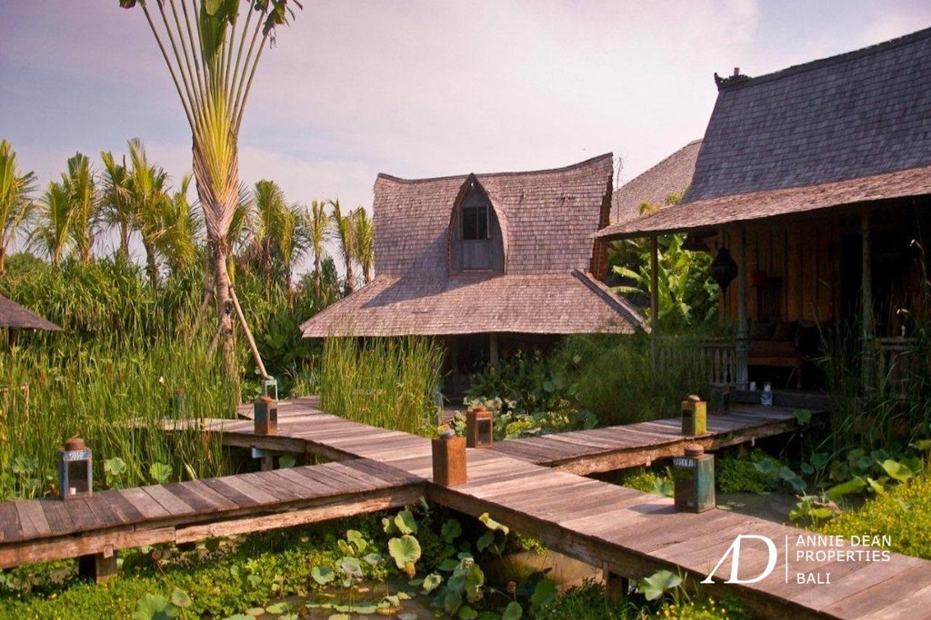 LEASEHOLD | LUXURY JOGLO ESTATE IN BERAWA