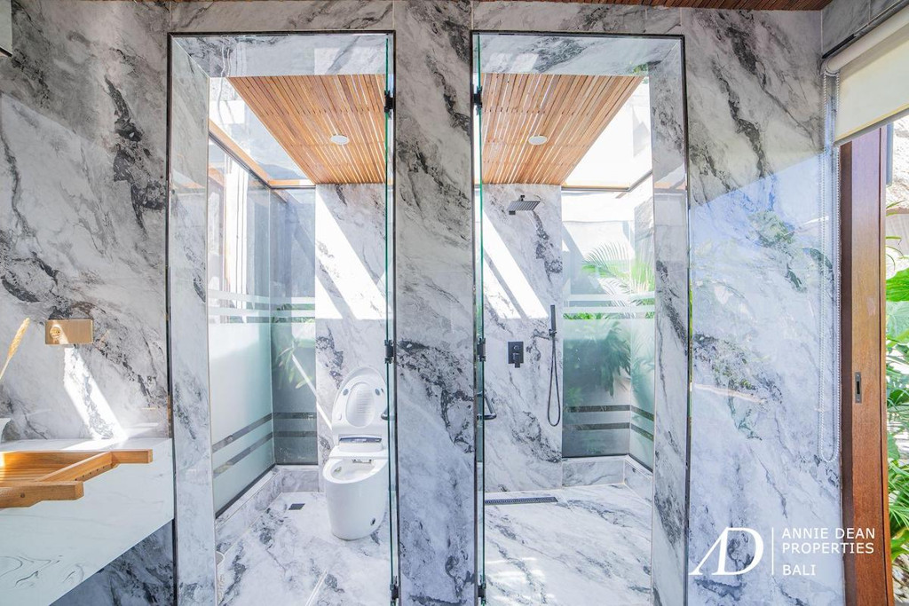 LEASEHOLD | MODERN 2-BEDROOM VILLA COMPLEX - CENTRAL SEMINYAK