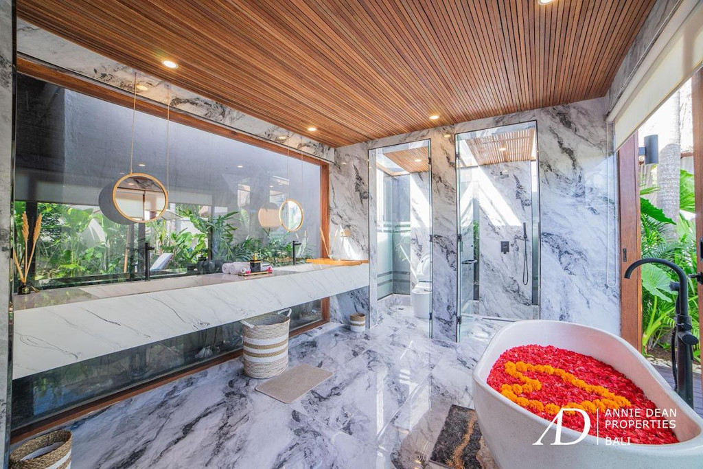 LEASEHOLD | MODERN 2-BEDROOM VILLA COMPLEX - CENTRAL SEMINYAK