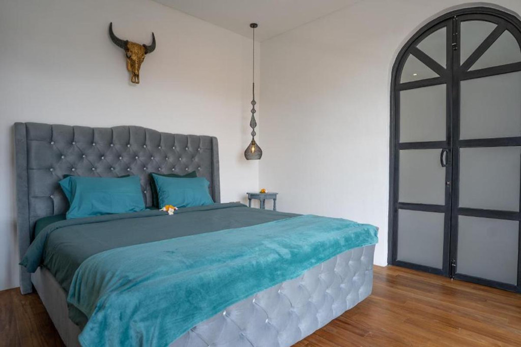 LEASEHOLD | BOHEMIAN-TROPICAL 2 BEDROOM VILLA IN KEROBOKAN