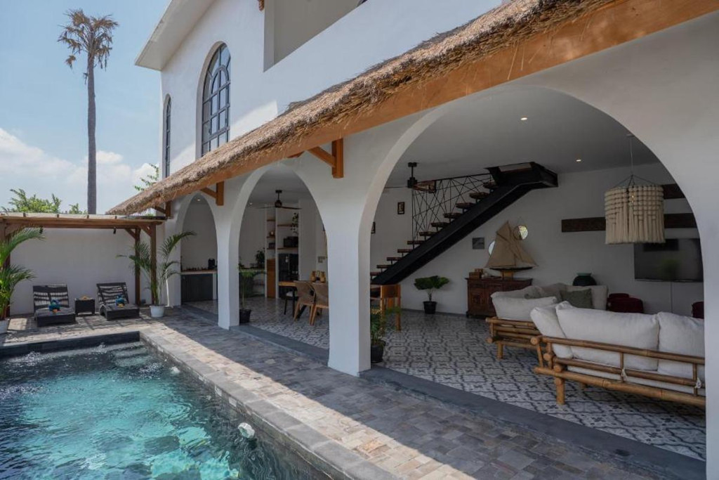 LEASEHOLD | BOHEMIAN-TROPICAL 2 BEDROOM VILLA IN KEROBOKAN