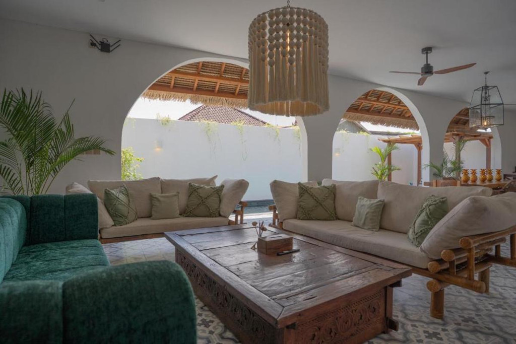 LEASEHOLD | BOHEMIAN-TROPICAL 2 BEDROOM VILLA IN KEROBOKAN