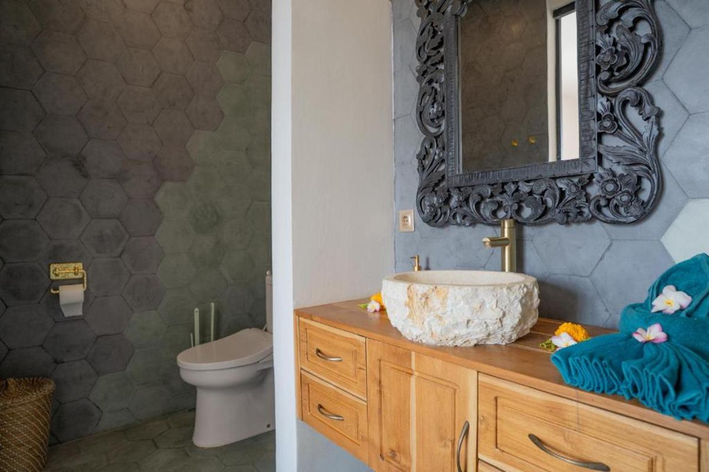 LEASEHOLD | BOHEMIAN-TROPICAL 2 BEDROOM VILLA IN KEROBOKAN