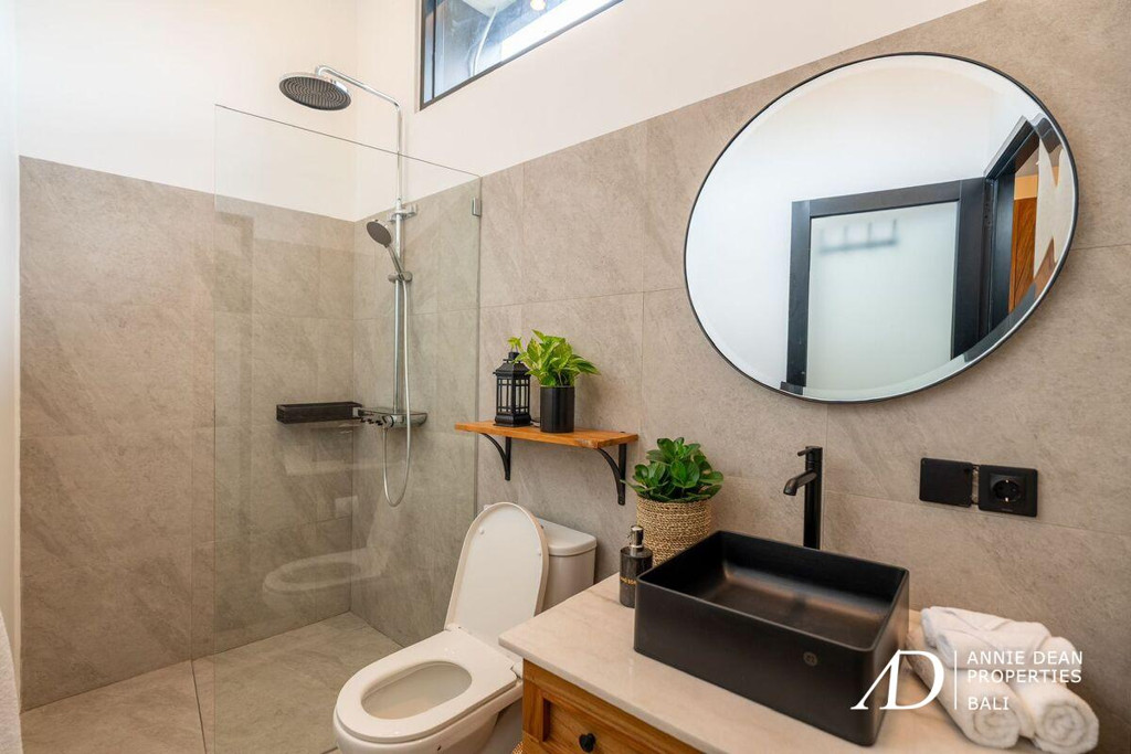 YEARLY / MONTHLY RENTAL | MODERN 3-BEDROOM VILLA IN TUMBAK BAYUH