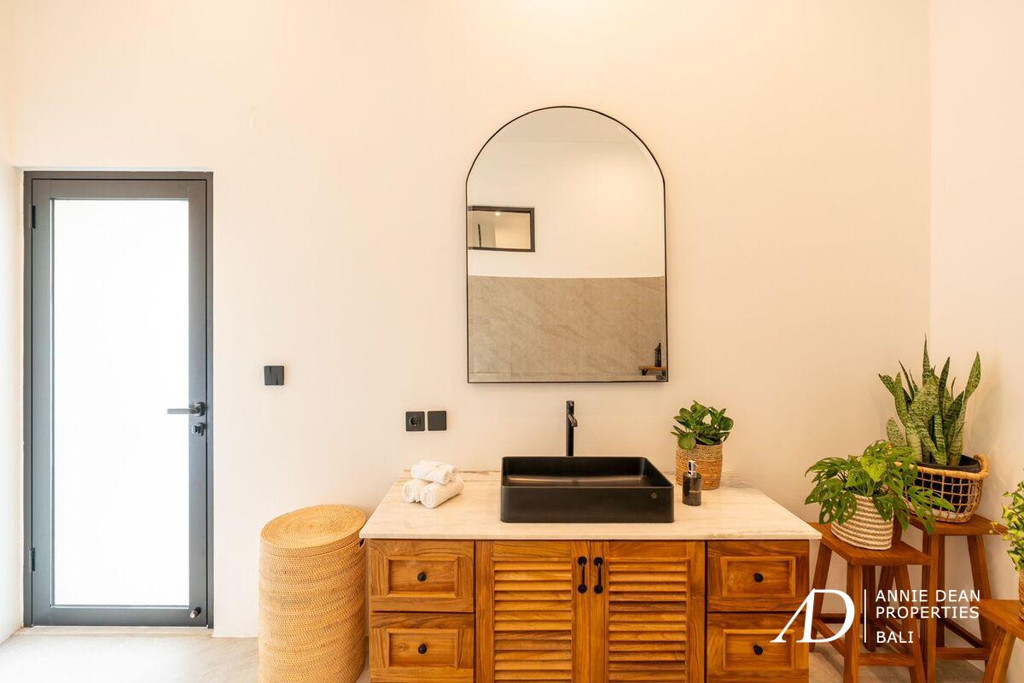 YEARLY / MONTHLY RENTAL | MODERN 3-BEDROOM VILLA IN TUMBAK BAYUH