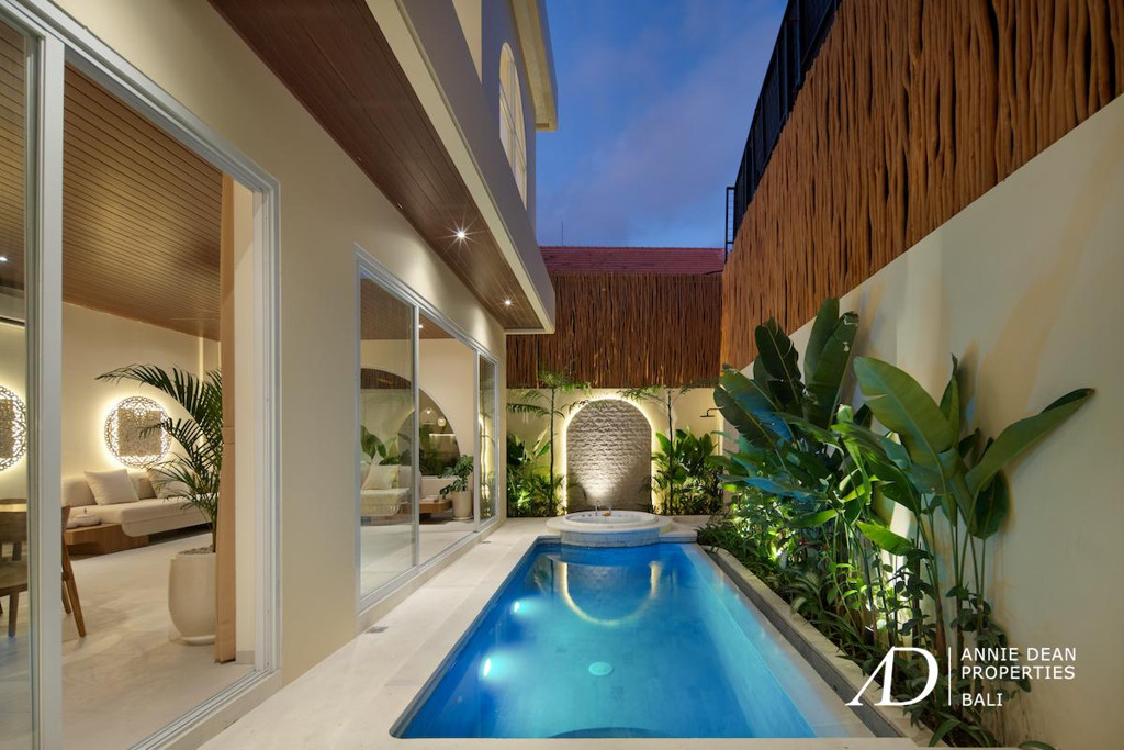 LEASEHOLD | MODERN TROPICAL 3-BEDROOM VILLA IN TUMBAK BAYUH (NEAR CANGGU)