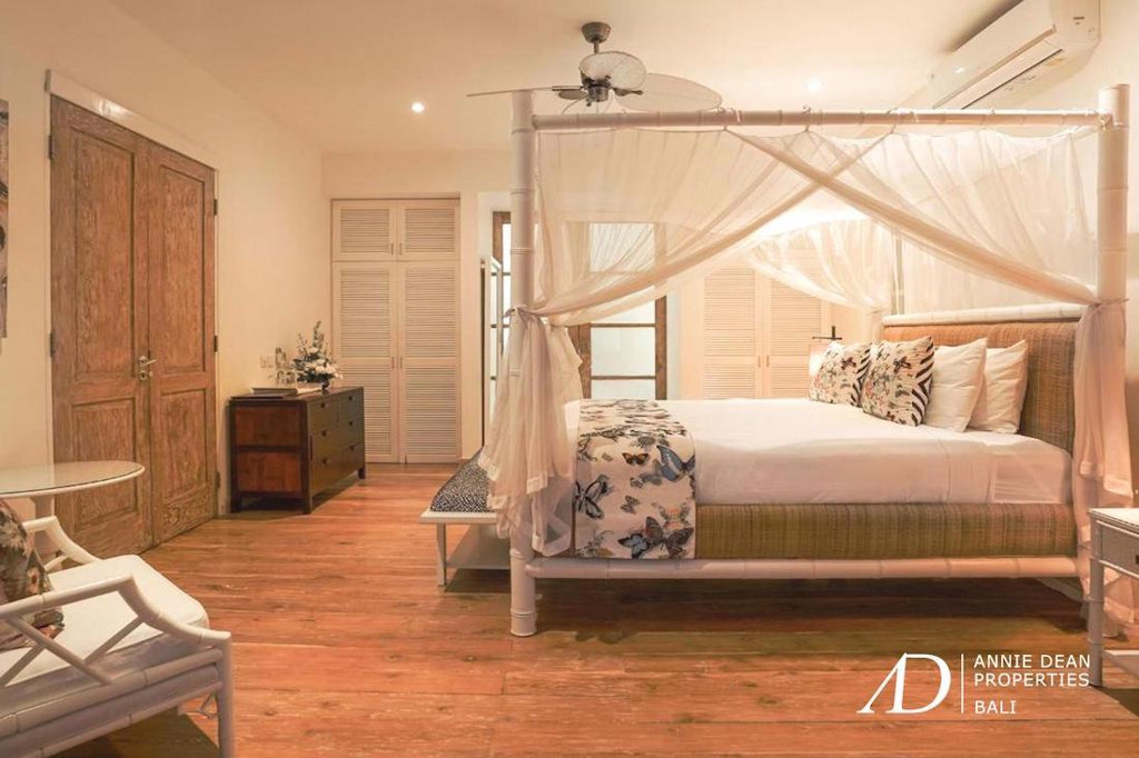 FREEHOLD | COLONIAL-STYLE LUXURY VILLA 500 METERS FROM THE BEACH - PRIME SEMINYAK