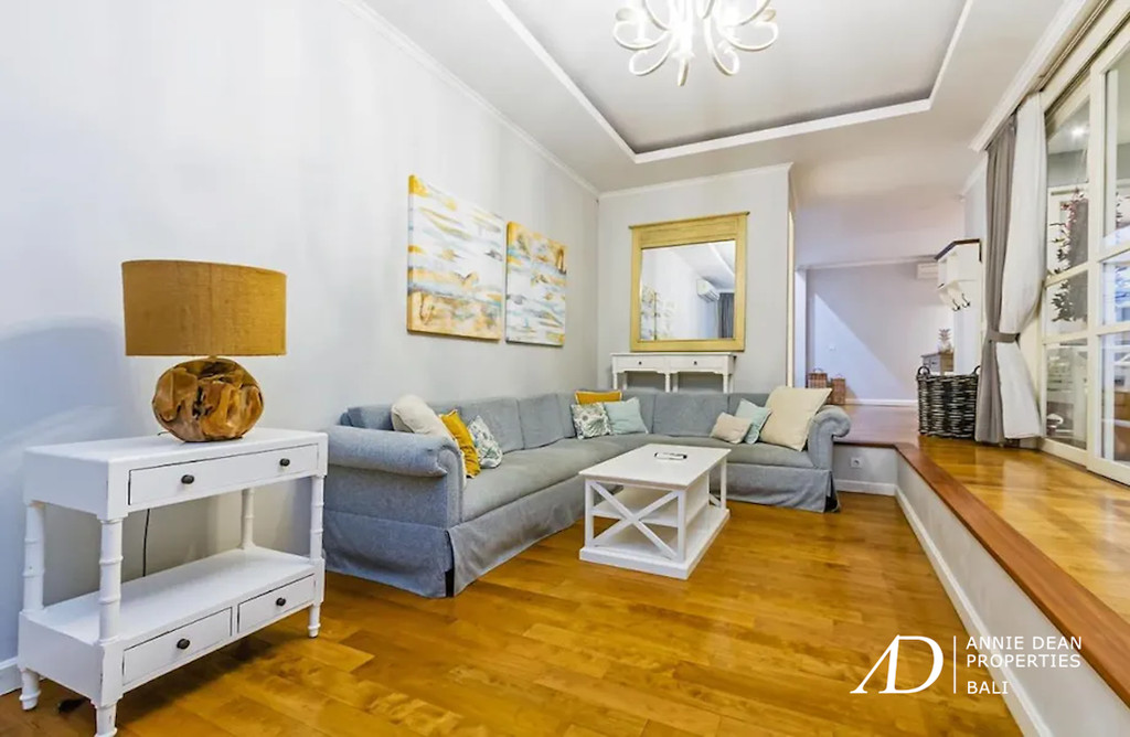 FREEHOLD | BEACHSIDE COLONIAL VILLAS IN PRIME BERAWA