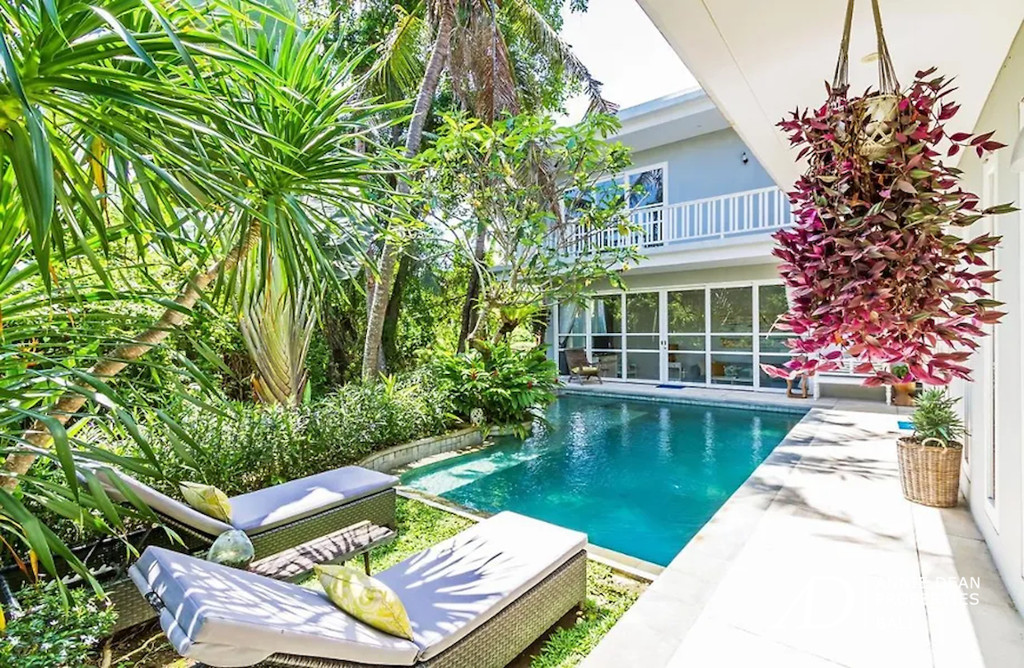 FREEHOLD | BEACHSIDE COLONIAL VILLAS IN PRIME BERAWA