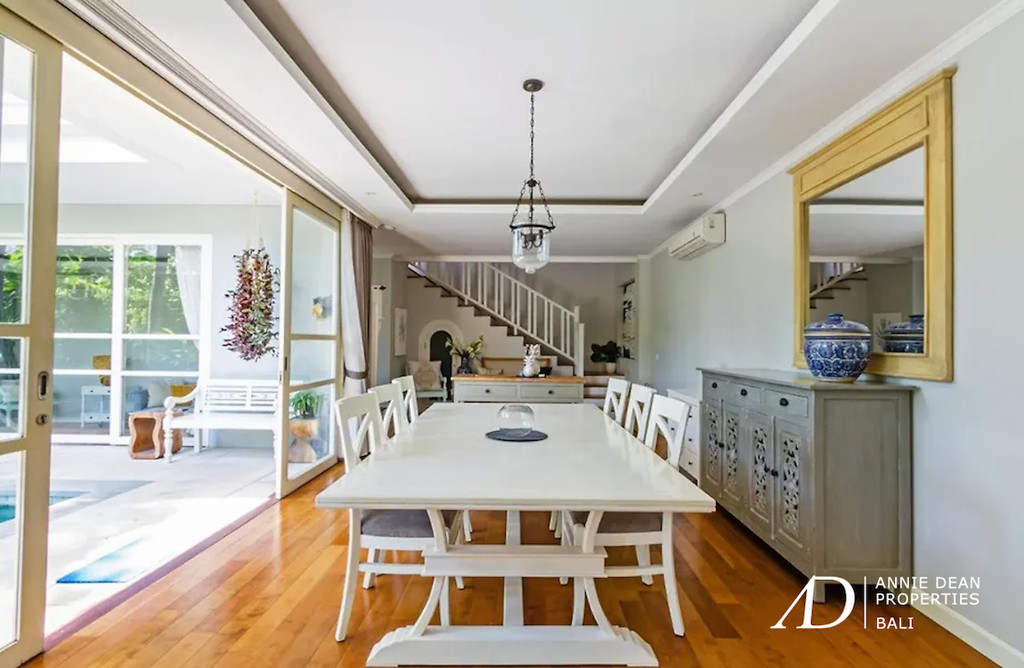 FREEHOLD | BEACHSIDE COLONIAL VILLAS IN PRIME BERAWA