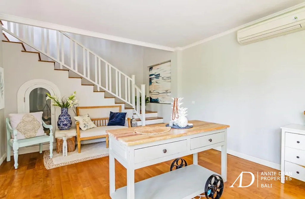 FREEHOLD | BEACHSIDE COLONIAL VILLAS IN PRIME BERAWA