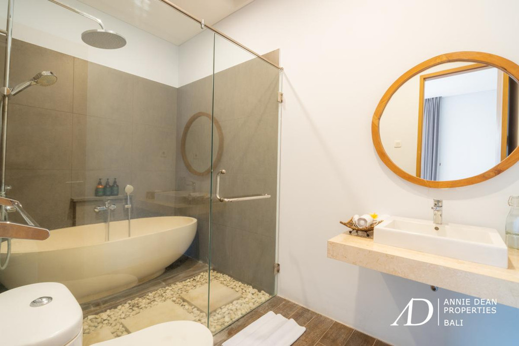 FREEHOLD | MODERN 3-BEDROOM VILLA IN PRIME PERERENAN