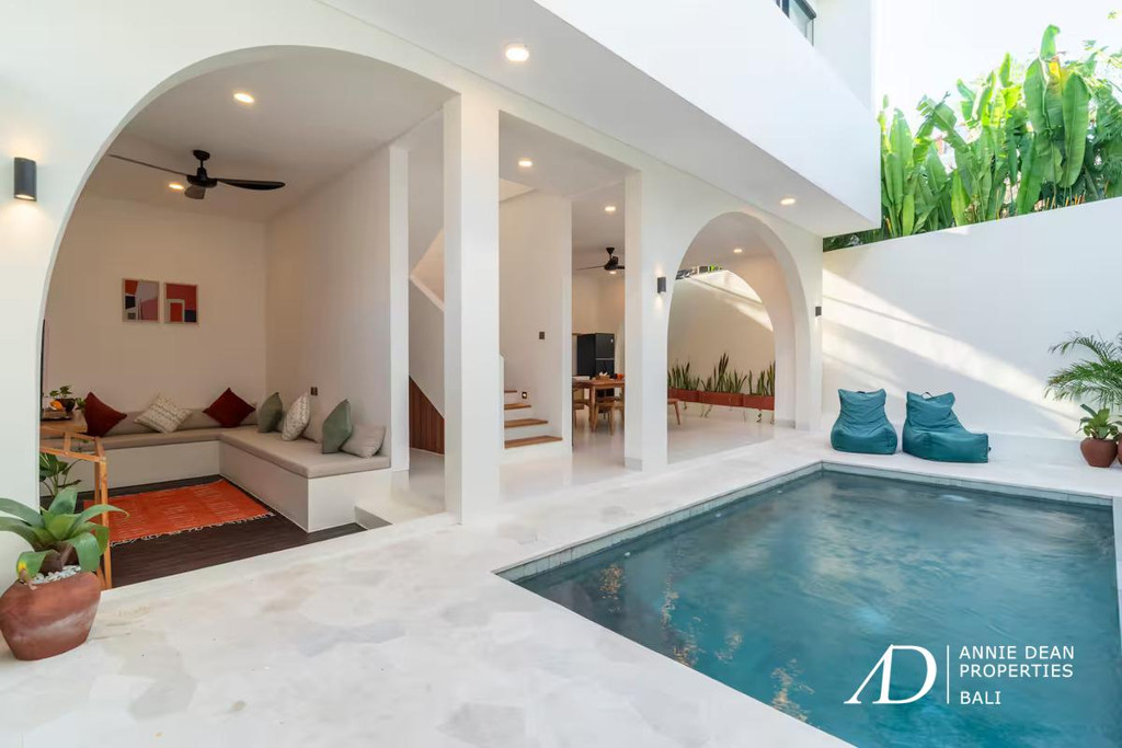 FREEHOLD/LEASEHOLD| MODERN 2-BEDROOM VILLA WITHIN A COMPLEX IN CANGGU