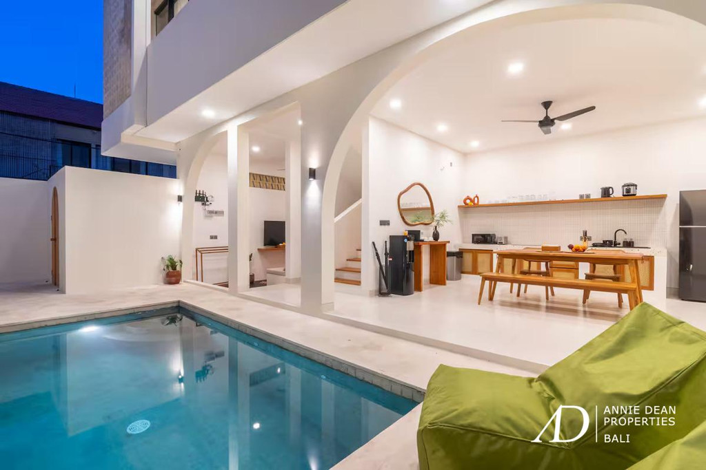 FREEHOLD/LEASEHOLD| MODERN 2-BEDROOM VILLA WITHIN A COMPLEX IN CANGGU