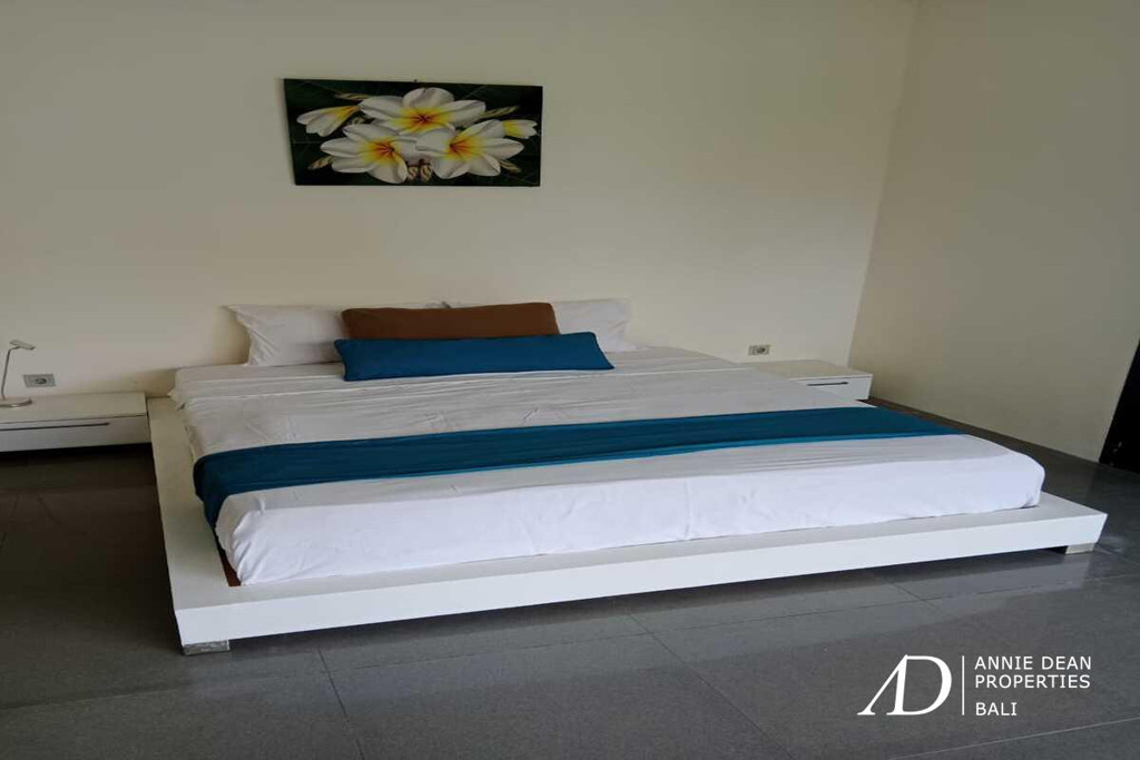 FREEHOLD | BALINESE DESIGN VILLA IN PRIME CANGGU