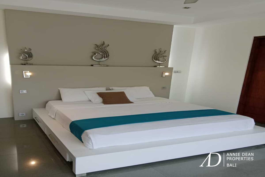 FREEHOLD | BALINESE DESIGN VILLA IN PRIME CANGGU