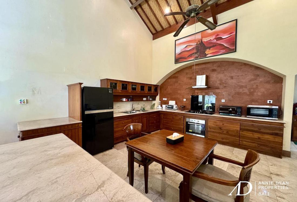 LEASEHOLD |BALINESE STYLE  VILLA ON THE BEACHSIDE OF SANUR