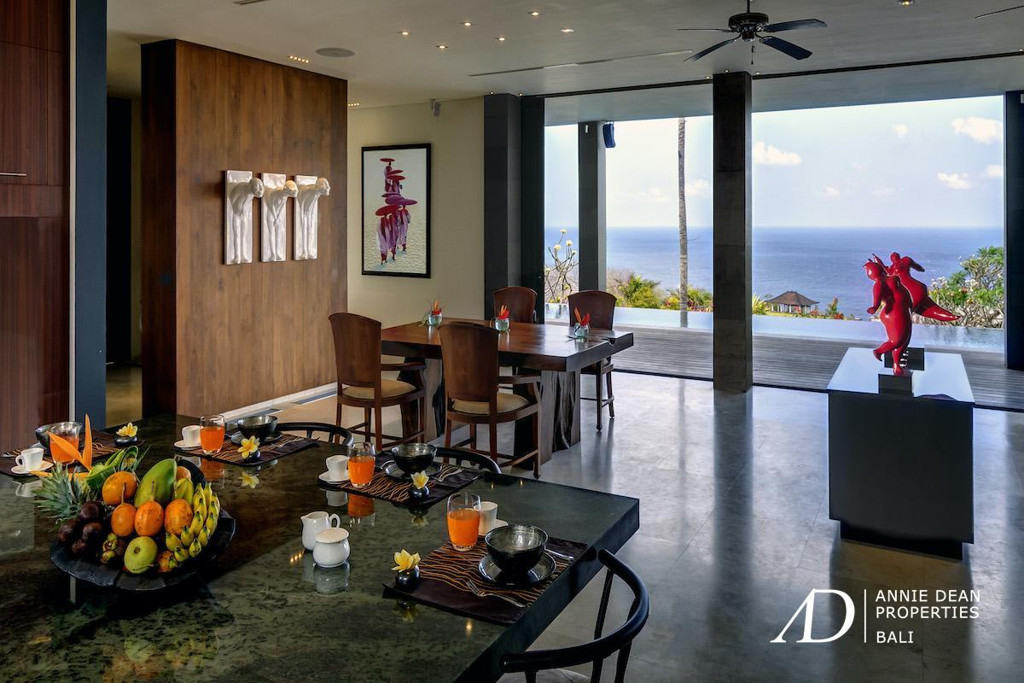 FREEHOLD | LUXURIOUS CLIFF-TOP RESIDENCE WITH OCEAN VIEWS IN PANDAWA