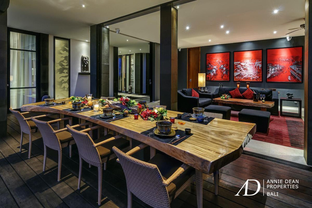 FREEHOLD | LUXURIOUS CLIFF-TOP RESIDENCE WITH OCEAN VIEWS IN PANDAWA