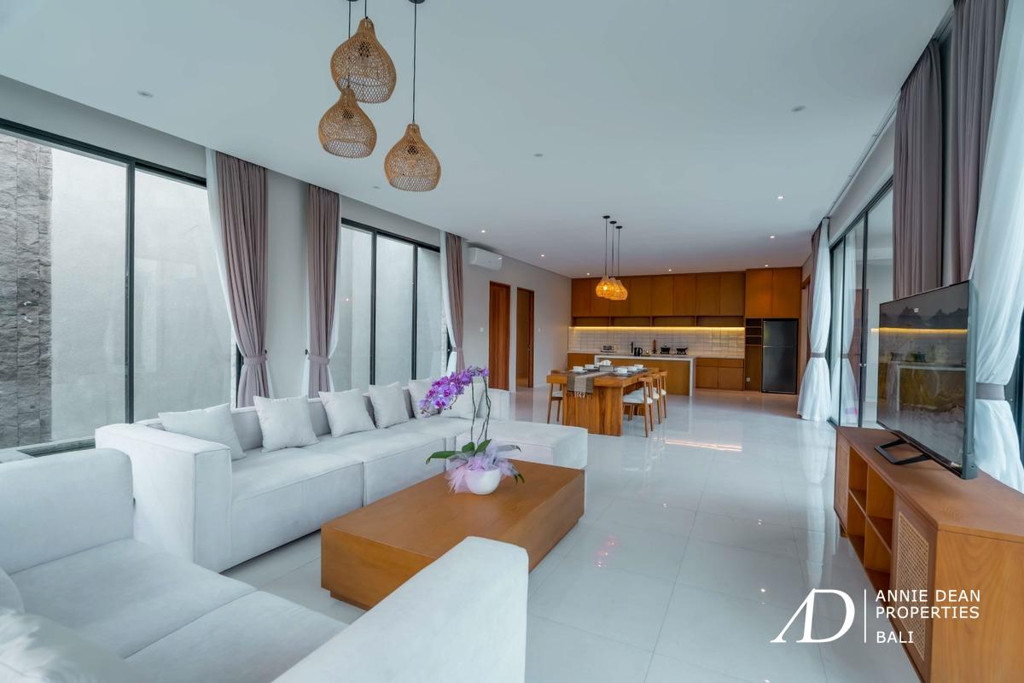 FREEHOLD | 4-BEDROOM VILLA IN PRESTIGIOUS CANGGU ESTATE