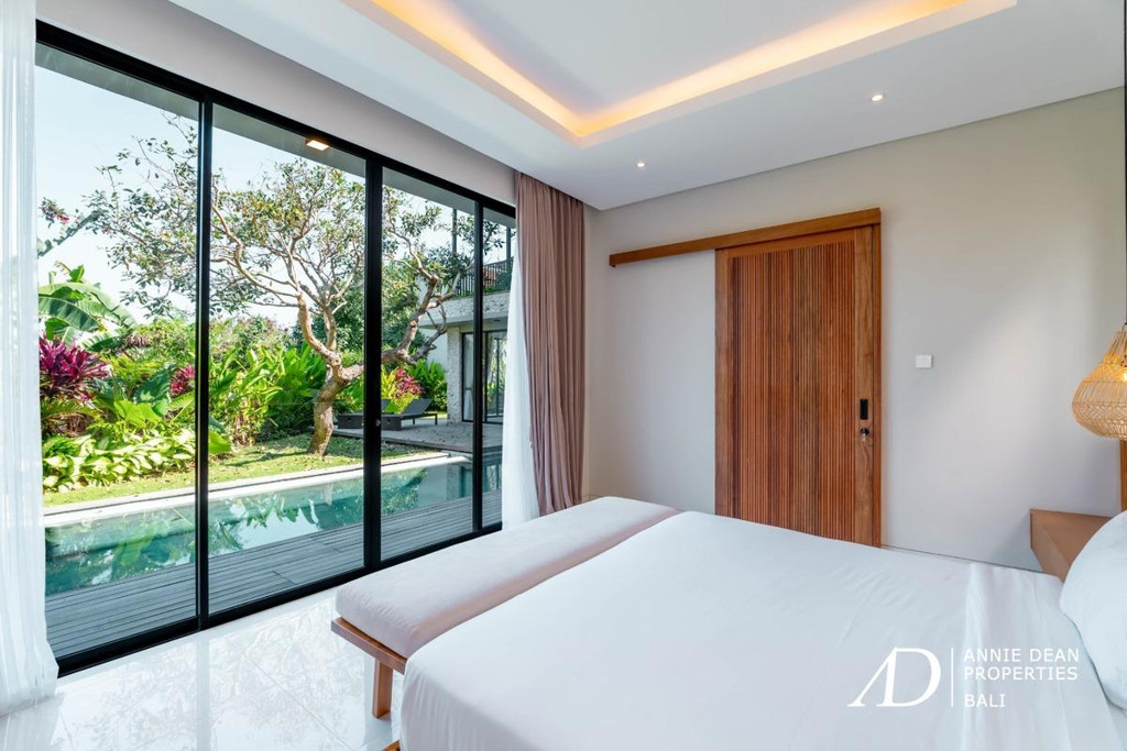 FREEHOLD | 4-BEDROOM VILLA IN PRESTIGIOUS CANGGU ESTATE