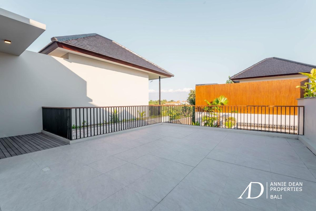 FREEHOLD | 4-BEDROOM VILLA IN PRESTIGIOUS CANGGU ESTATE