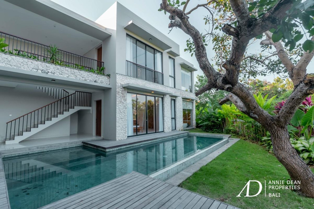 FREEHOLD | 4-BEDROOM VILLA IN PRESTIGIOUS CANGGU ESTATE