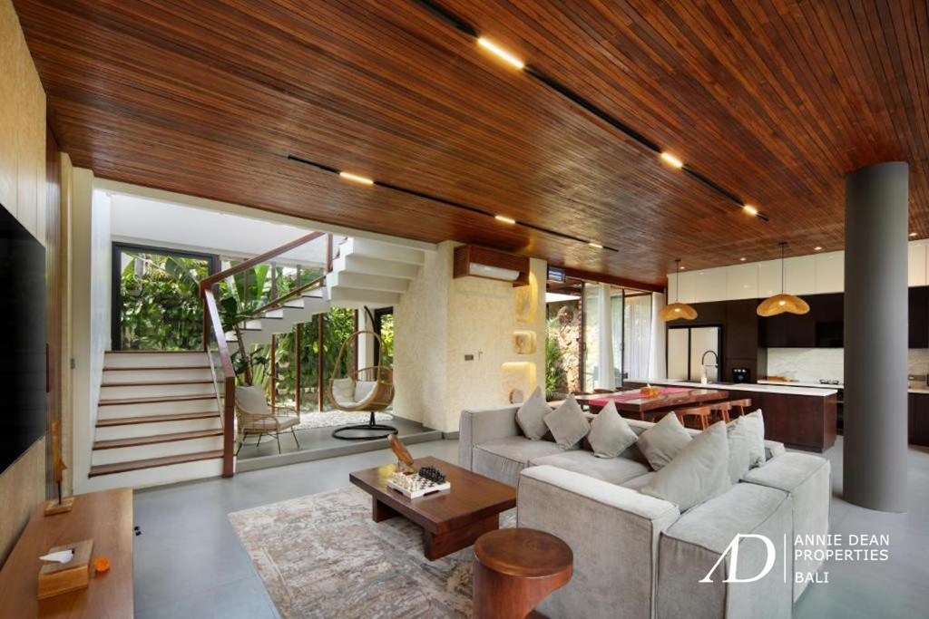 FREEHOLD/LEASEHOLD | TROPICAL VILLA IN PRIME BERAWA