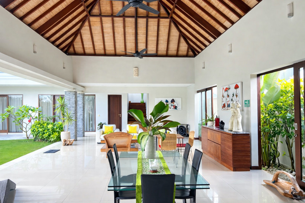 FREEHOLD | 5-BEDROOM VILLA IN PRIME BATU BOLONG, CANGGU