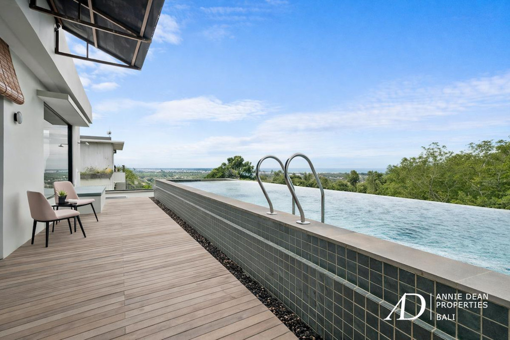 FREEHOLD | 6-BEDROOM VILLA WITH PANORAMIC OCEAN VIEWS IN JIMBARAN