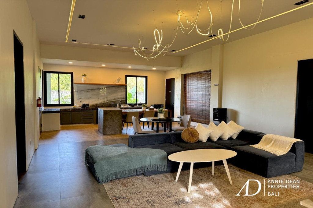 FREEHOLD | 6-BEDROOM VILLA WITH PANORAMIC OCEAN VIEWS IN JIMBARAN