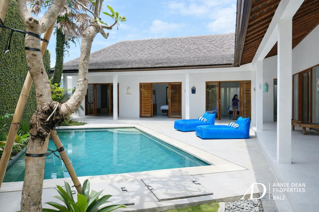FREEHOLD | SINGLE-LEVEL TROPICAL VILLA WITH PRIVATE POOL
