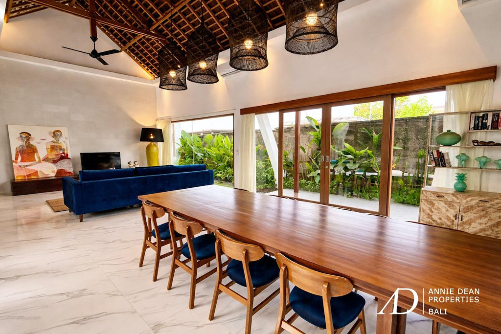 FREEHOLD | SINGLE-LEVEL TROPICAL VILLA WITH PRIVATE POOL