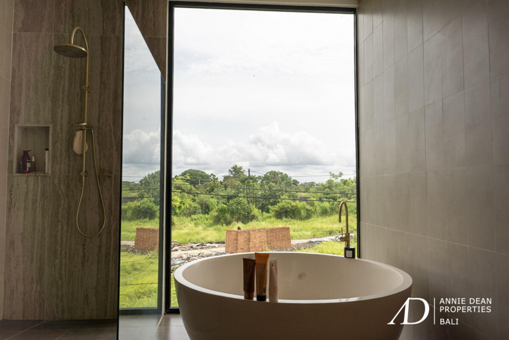 FREEHOLD | BRAND-NEW MODERN VILLA IN PERERENAN