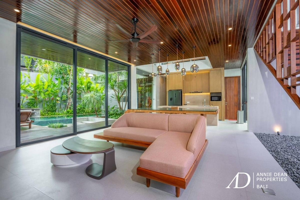 FREEHOLD | BRAND NEW 4-BEDROOM VILLA IN UMALAS