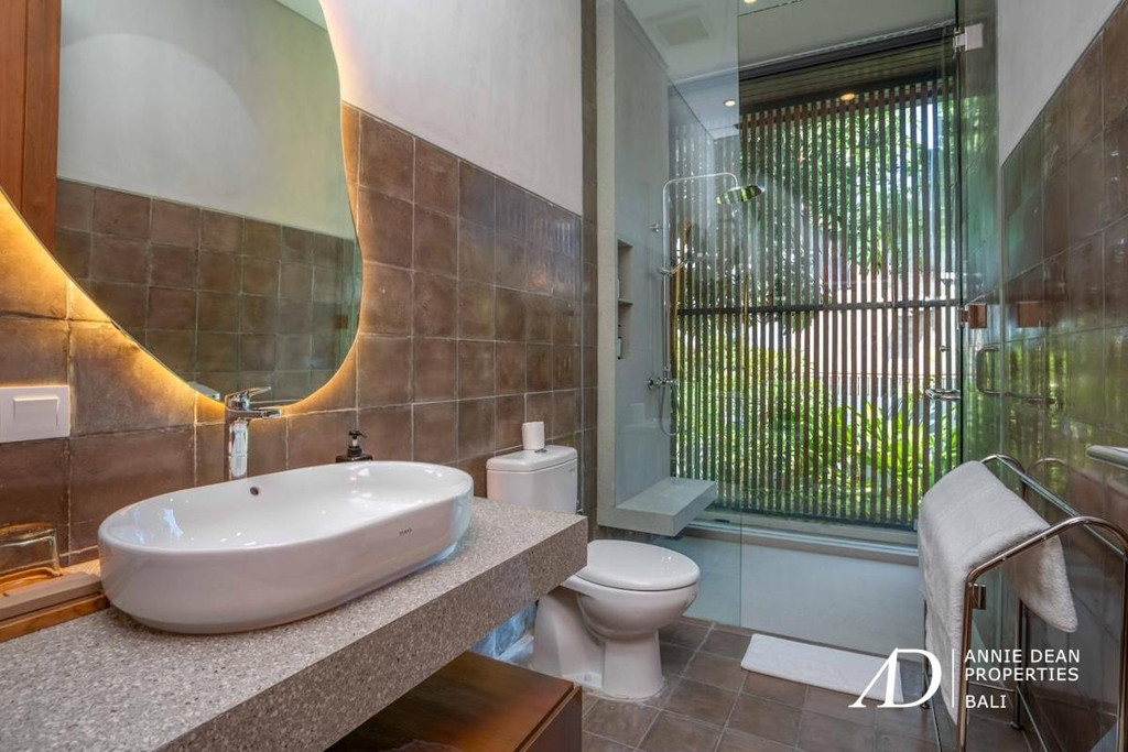 FREEHOLD | BRAND NEW 4-BEDROOM VILLA IN UMALAS