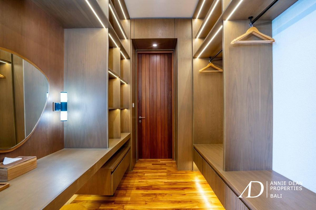 FREEHOLD | BRAND NEW 4-BEDROOM VILLA IN UMALAS